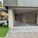Leaf With Private Parking *
