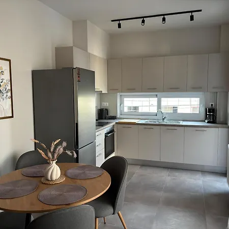 Apartamento Leaf With Private Parking *