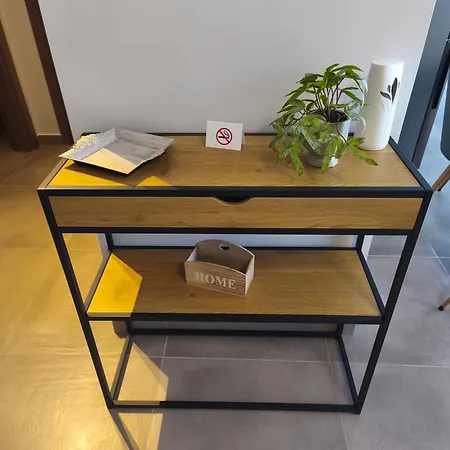 Leaf With Private Parking