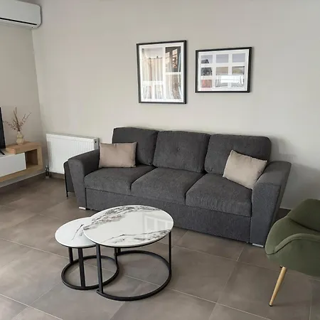 Leaf With Private Parking * Βόλος