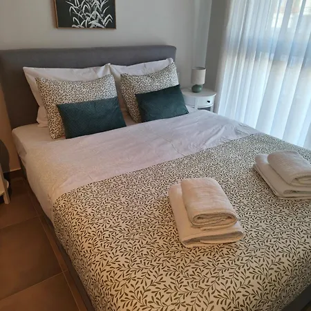 Leaf With Private Parking Διαμέρισμα