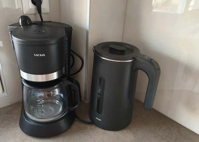 Leaf With Private Parking Apartment