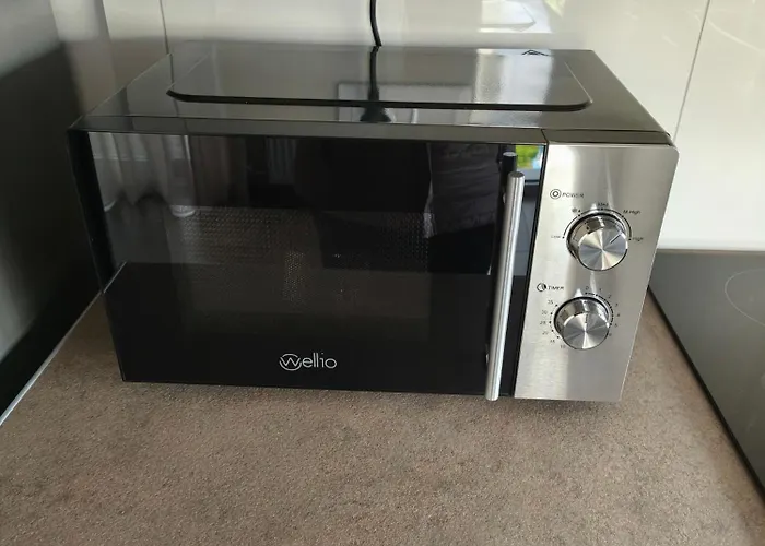 Leaf With Private Parking Apartment Volos