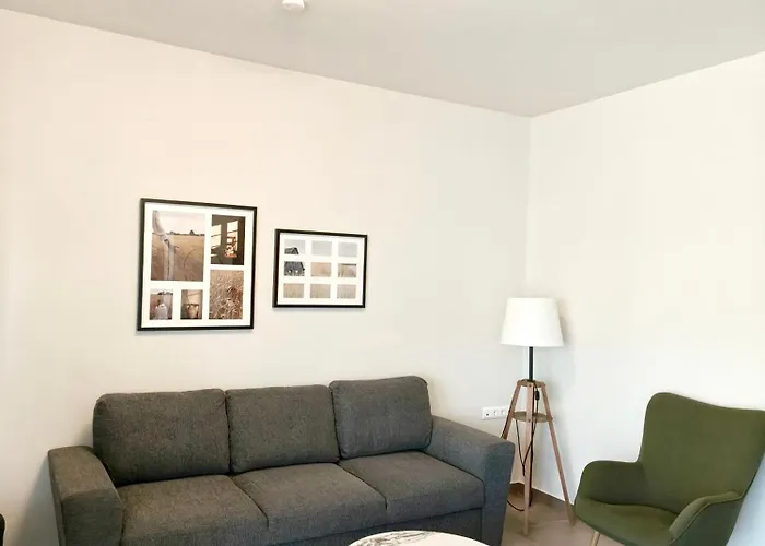 Leaf With Private Parking Volos