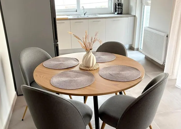 Leaf With Private Parking * Volos