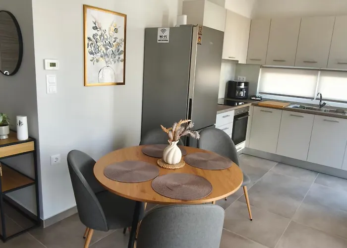 Leaf With Private Parking Volos